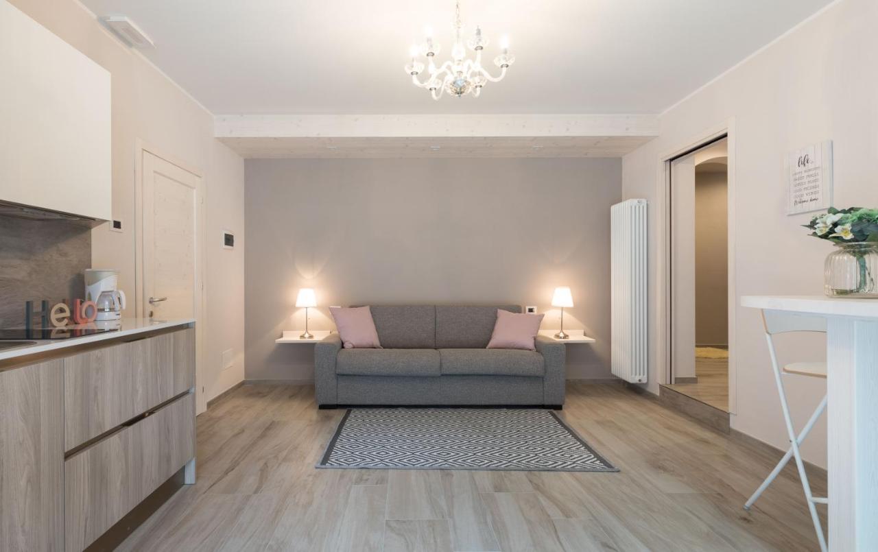 Residenza Conca Verde B&B La Suite Rogolo Luaran gambar